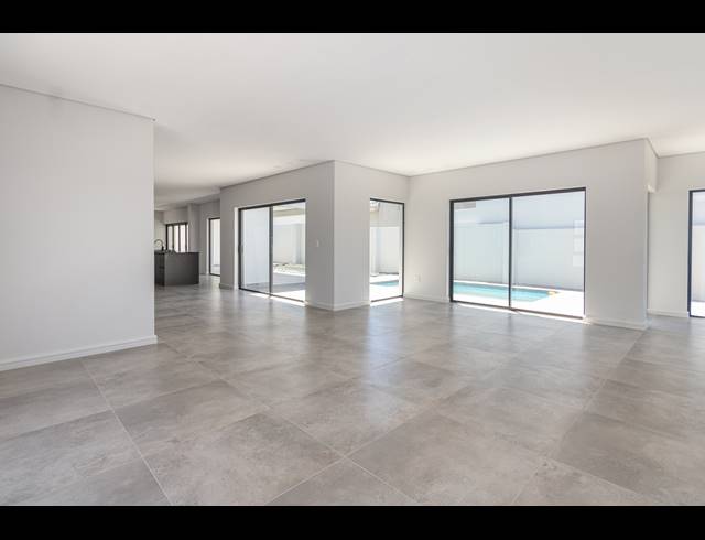 4 BEDROOM FREEHOLD FOR SALE IN PARKLANDS NORTH